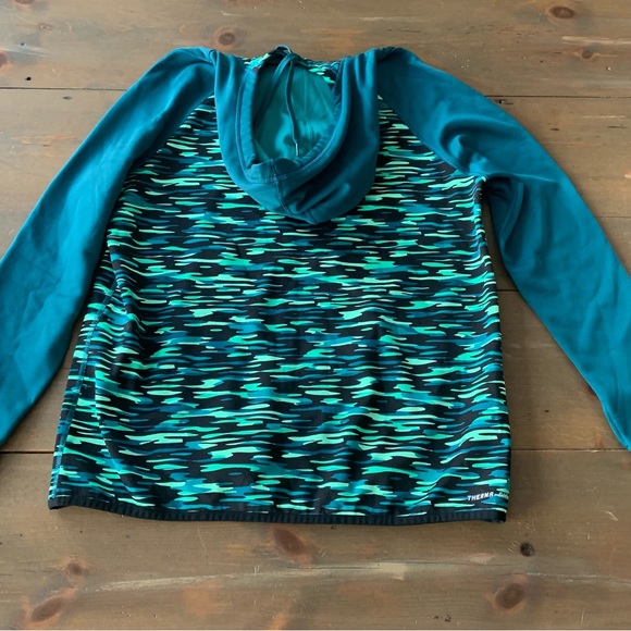 Nike Women’s Therma Fit Hoodie Size Large Thumb Holes Activewear - Picture 5 of 5